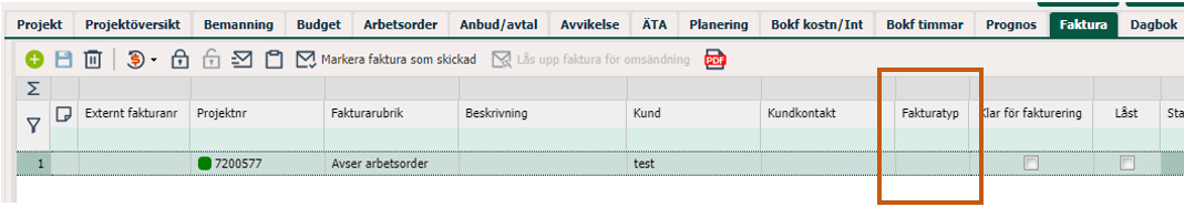 Faktura-fliken i affärssystem med fakturarad markerad